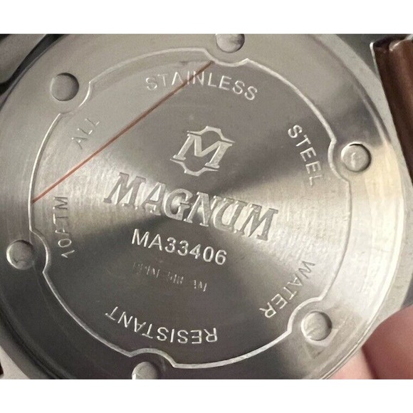 Brand New With Tags -Magnum 48mm Men’s Graduate Quartz Watch- - Picture 4 of 11